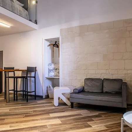 Casa Laura * مونوبولي